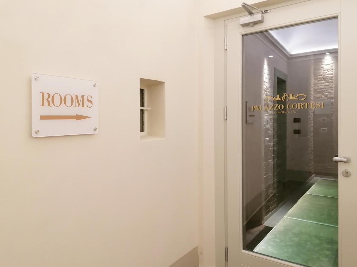 Palazzo Cortesi มาเชราตา ภายนอก รูปภาพ